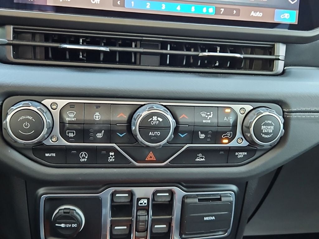2024 Jeep Wrangler 4-Door Sahara 4x4