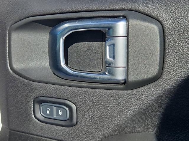 2024 Jeep Wrangler 4-Door Sahara 4x4