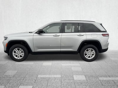 2024 Jeep Grand Cherokee Laredo 4x4