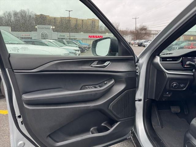 2024 Jeep Grand Cherokee Laredo 4x4