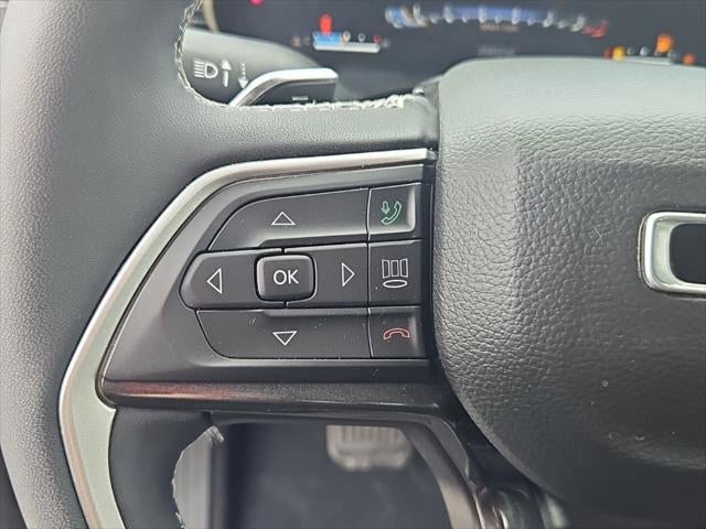2023 Jeep Grand Cherokee Laredo 4x4