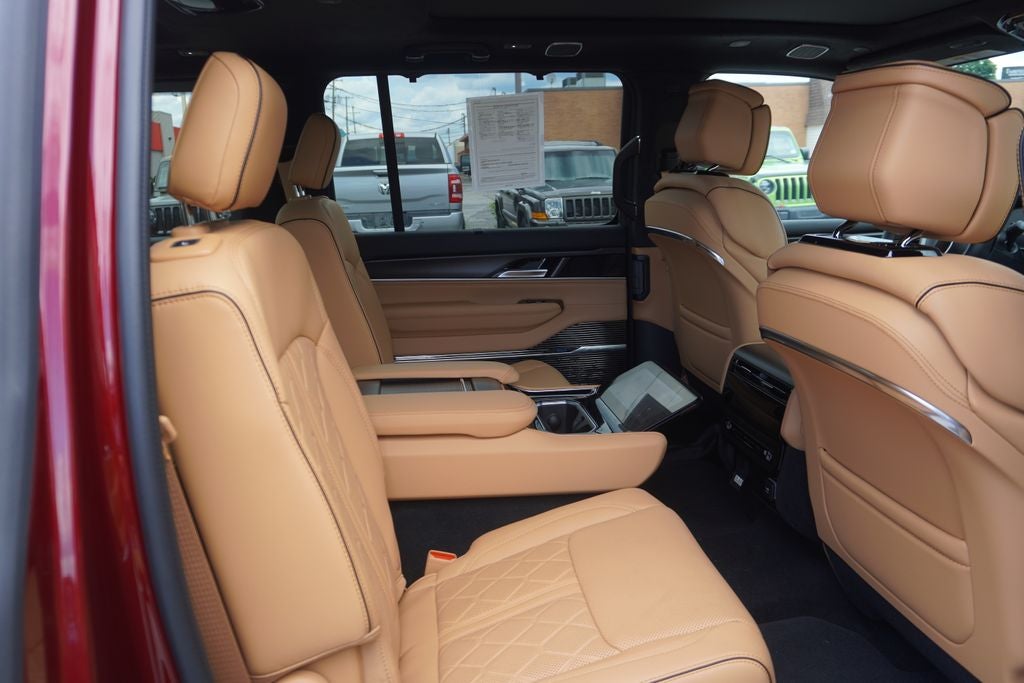 2026 Jeep Grand Wagoneer Summit Reserve 4x4