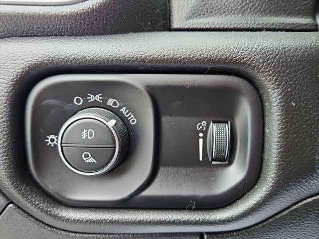 2023 RAM 1500 Big Horn Crew Cab 4x4 5'7' Box