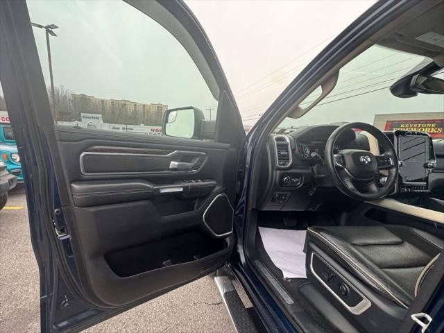 2020 RAM 1500 Laramie Crew Cab 4x4 5'7' Box