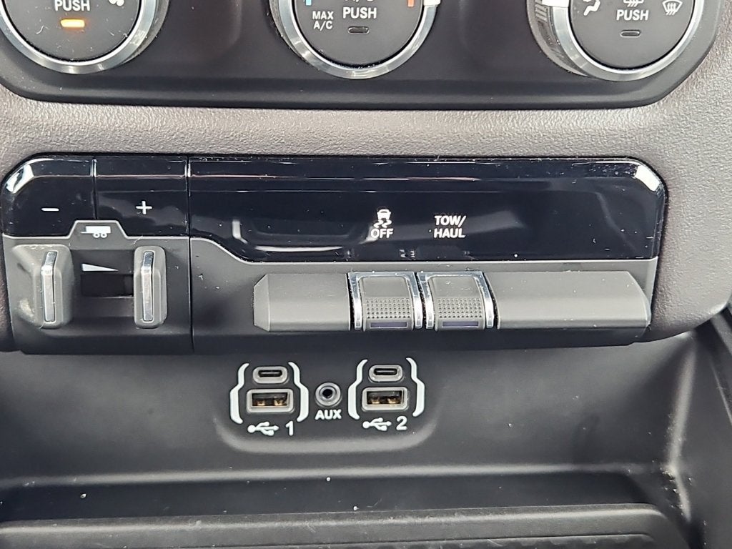 2023 RAM 1500 Big Horn Crew Cab 4x4 6'4' Box