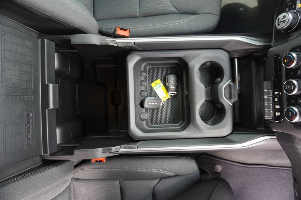 2022 RAM 1500 Big Horn Crew Cab 4x4 6'4' Box