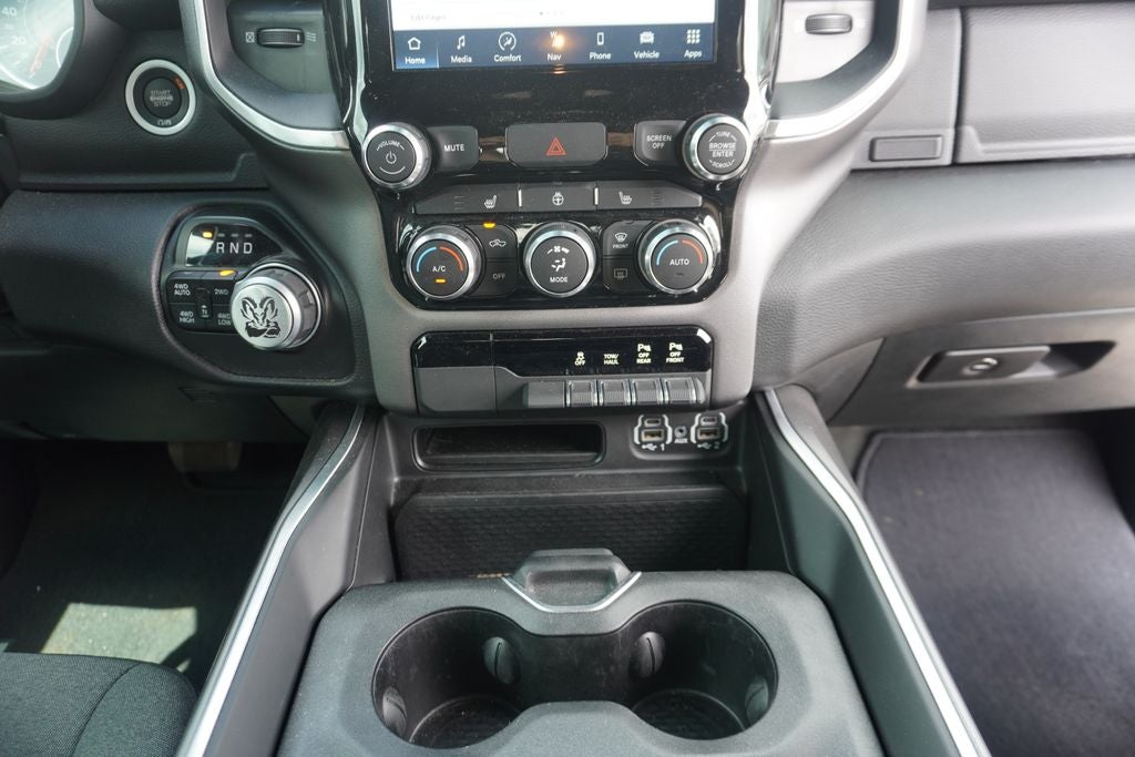 2022 RAM 1500 Big Horn Crew Cab 4x4 6'4' Box