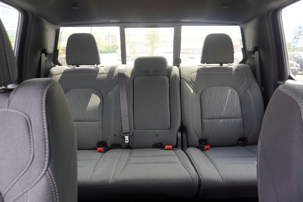 2022 RAM 1500 Big Horn Crew Cab 4x4 6'4' Box