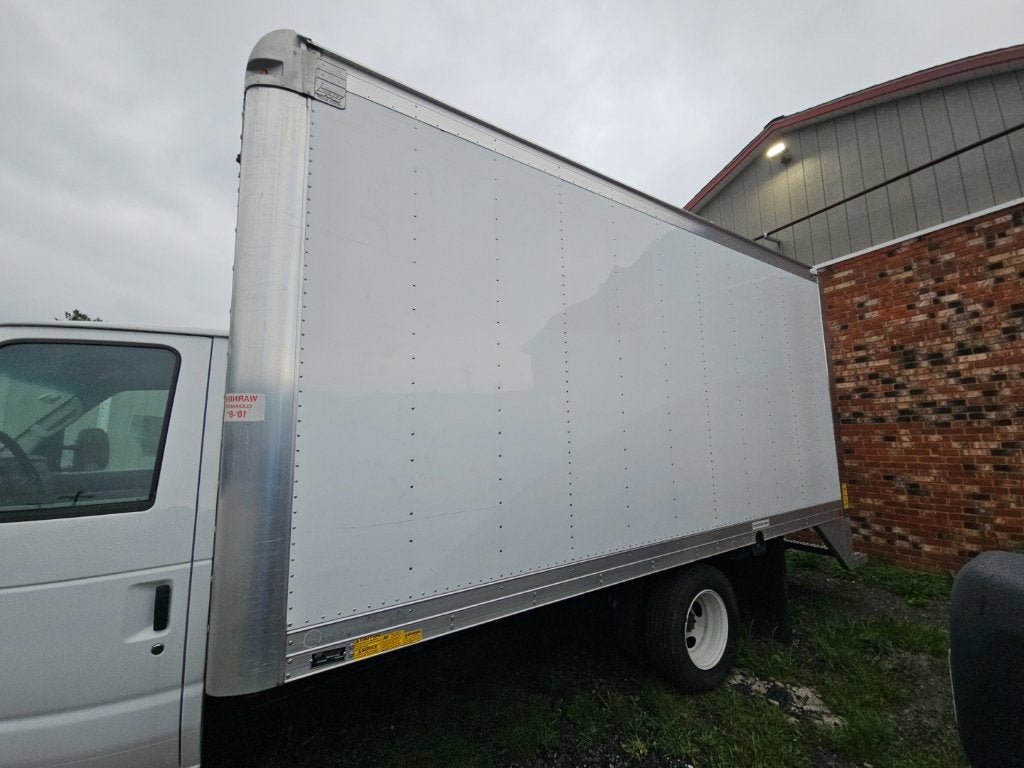 2019 Ford E-350 Cutaway Base Cutaway