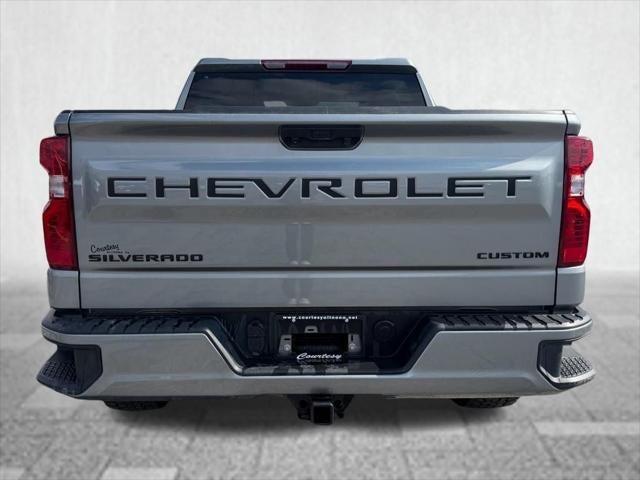 2023 Chevrolet Silverado 1500 4WD Crew Cab Short Bed Custom