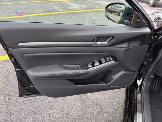 2025 Nissan Altima SL FWD