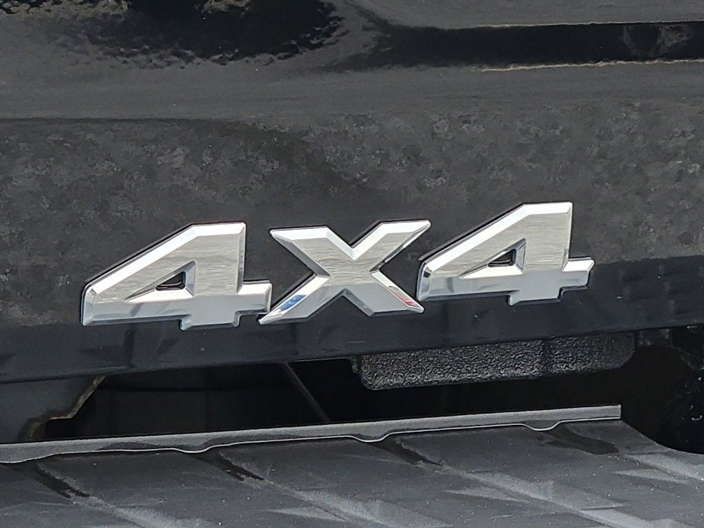 2023 Nissan TITAN King Cab S 4x4