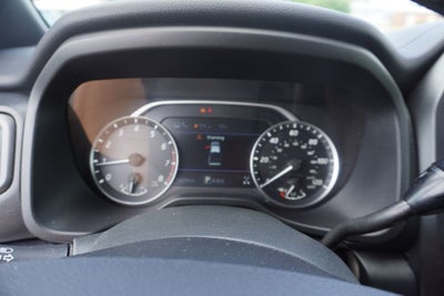 2024 Nissan TITAN Crew Cab SV 4x4