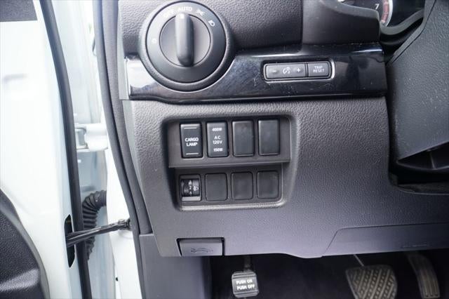 2024 Nissan TITAN Crew Cab SV 4x4