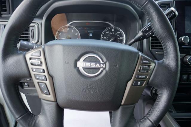 2024 Nissan TITAN Crew Cab SV 4x4