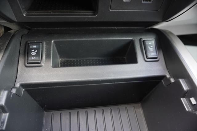 2024 Nissan TITAN Crew Cab SV 4x4