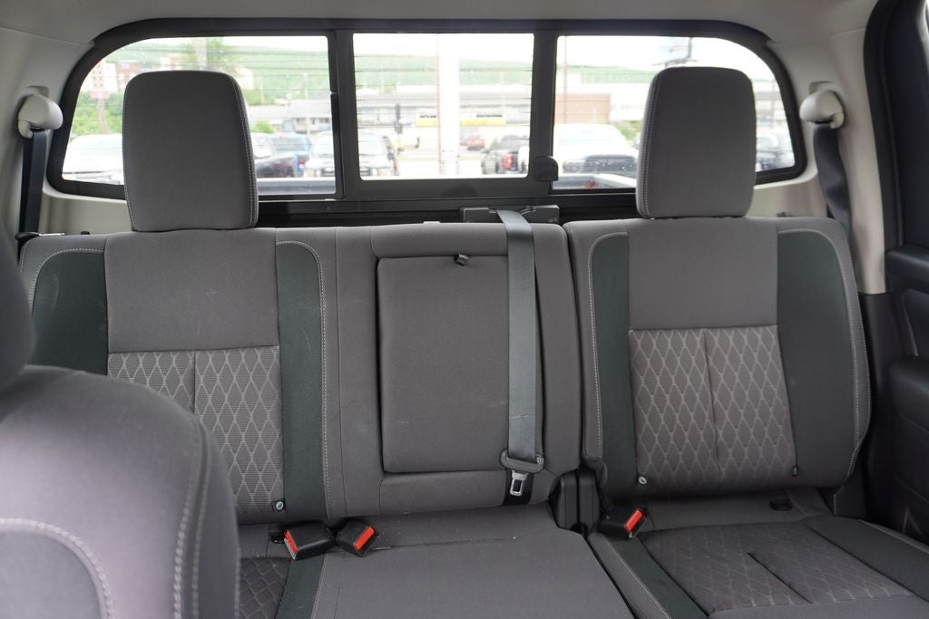 2024 Nissan TITAN Crew Cab SV 4x4
