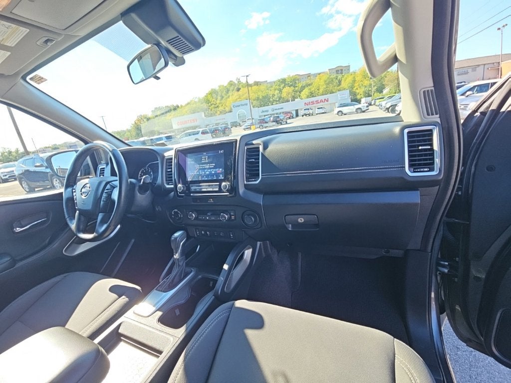 2022 Nissan Frontier Crew Cab SV 4x4
