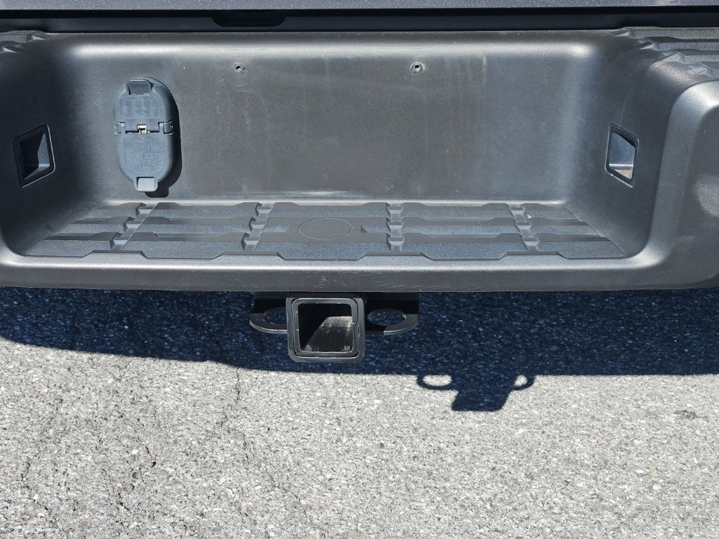 2024 Nissan Frontier Crew Cab SL 4x4