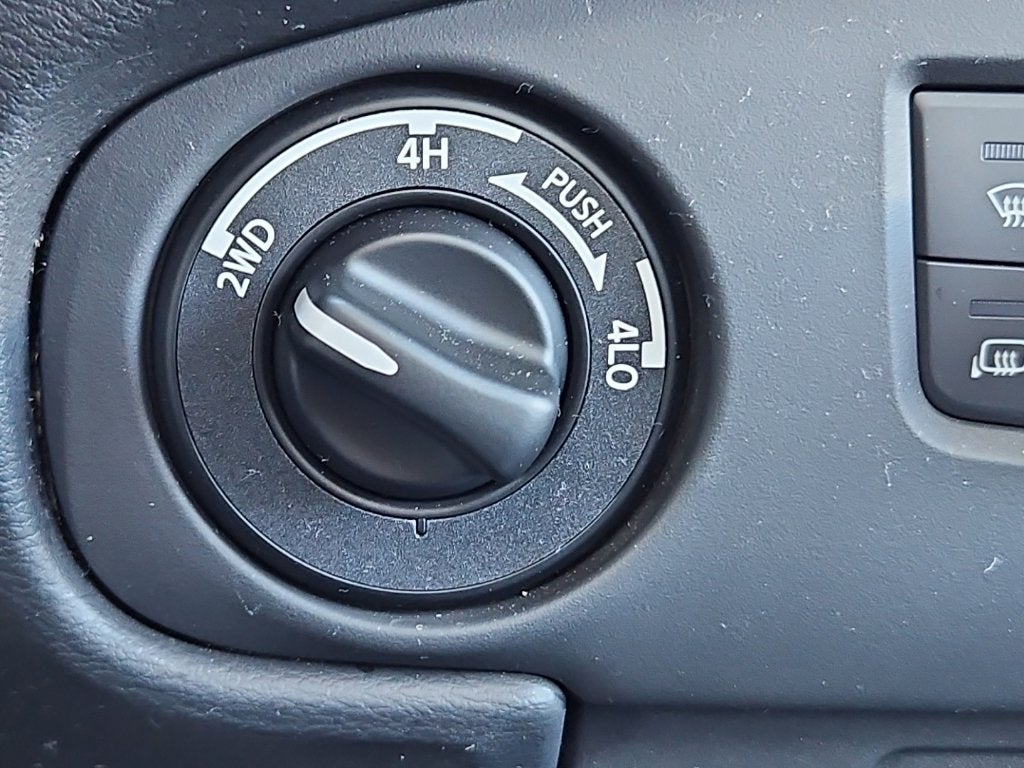 2024 Nissan Frontier Crew Cab SL 4x4