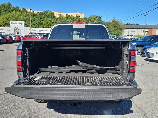 2024 Nissan Frontier Crew Cab SL 4x4