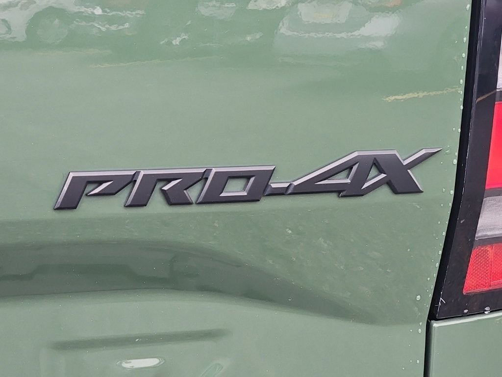 2024 Nissan Frontier Crew Cab PRO-4X 4x4