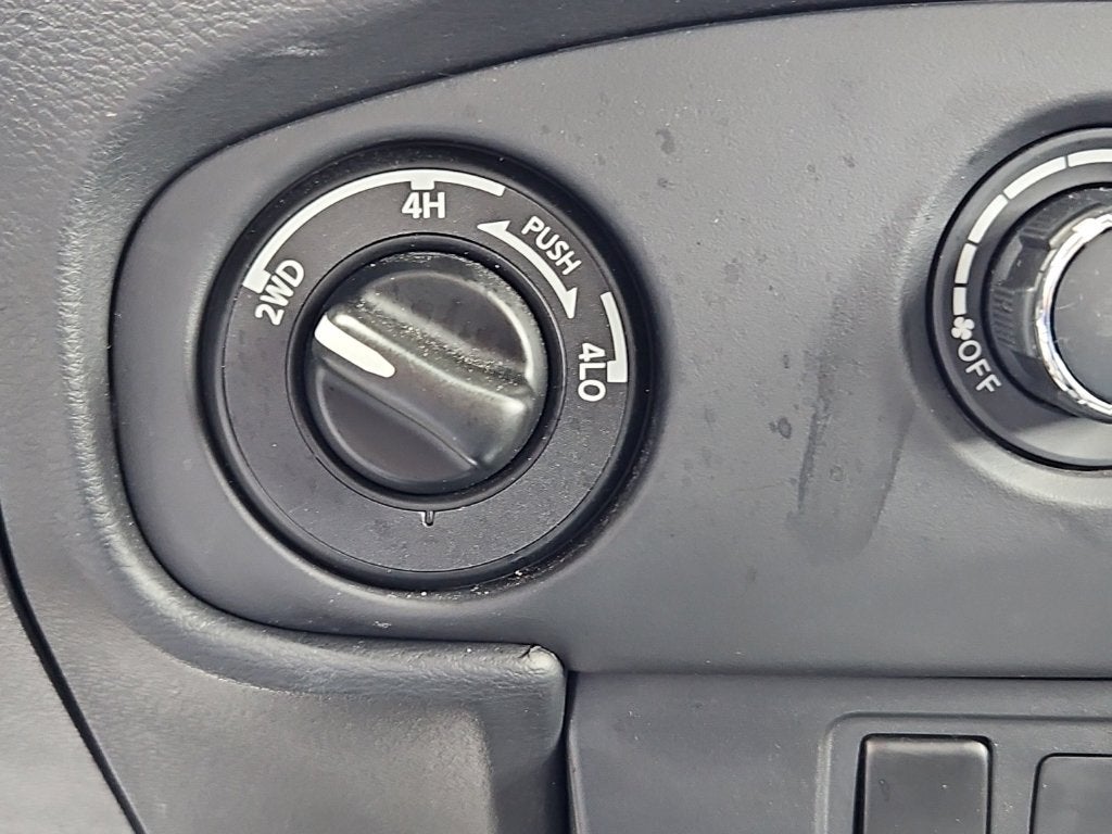 2023 Nissan Frontier Crew Cab SV 4x4