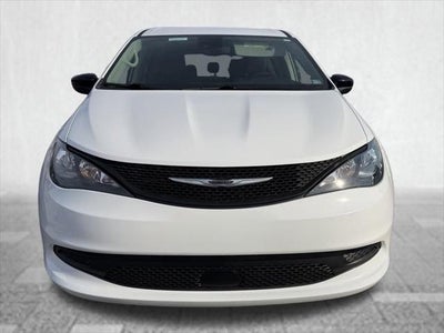 2024 Chrysler Voyager LX