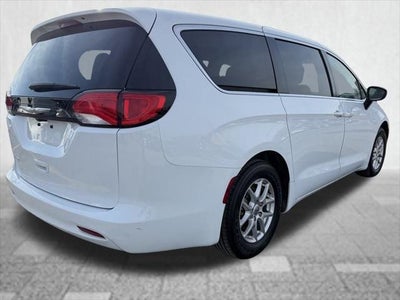 2024 Chrysler Voyager LX