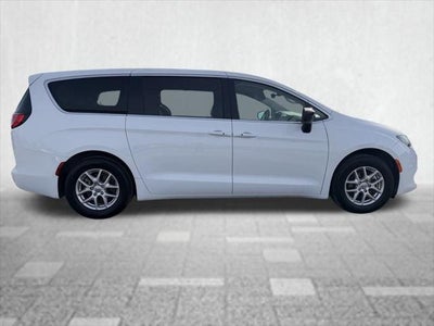 2024 Chrysler Voyager LX