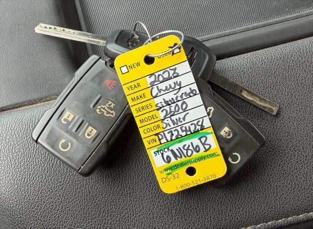 2023 Chevrolet Silverado 2500HD 4WD Crew Cab Standard Bed Custom