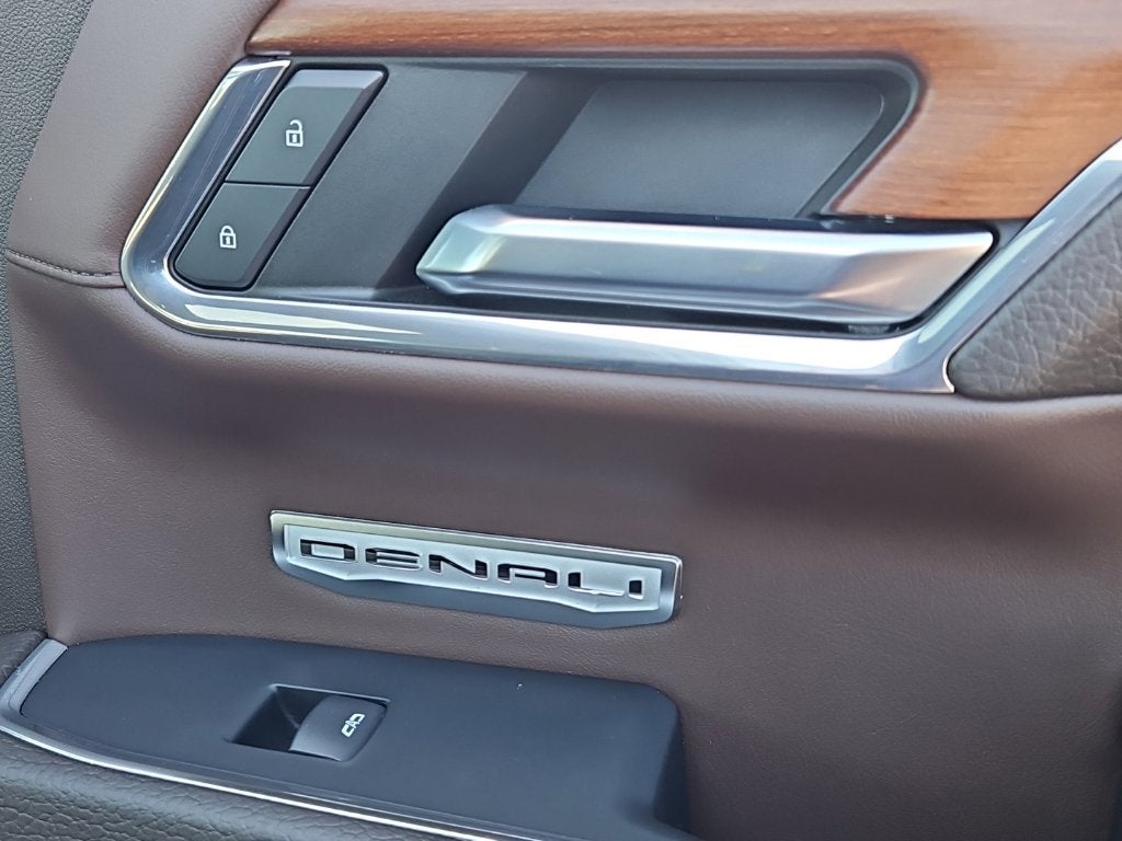 2023 GMC Sierra 1500 4WD Crew Cab Short Box Denali