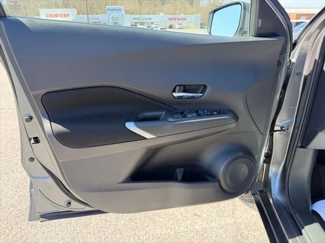 2023 Nissan Kicks SV Xtronic CVT