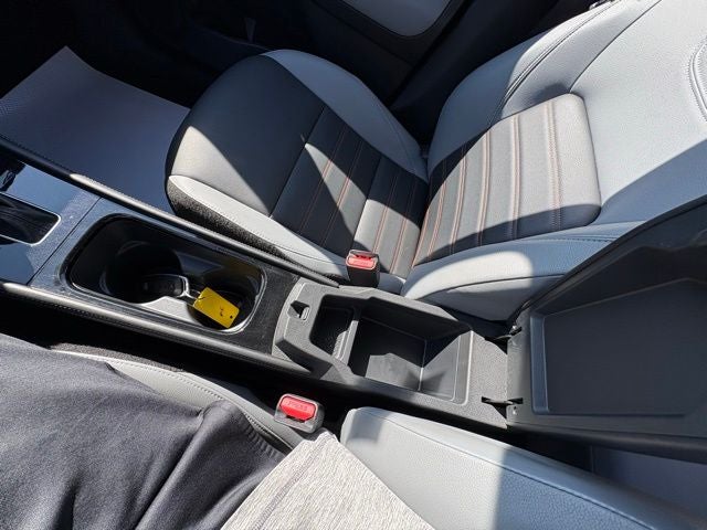 2024 Nissan Kicks SR Xtronic CVT