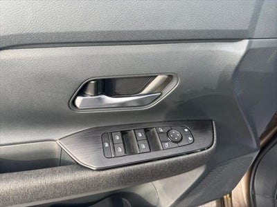 2025 Nissan Kicks SV FWD