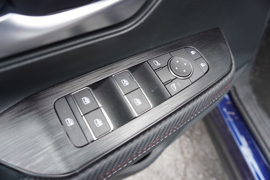 2025 Nissan Kicks SR Intelligent AWD