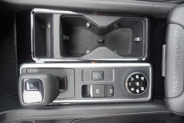 2025 Nissan Pathfinder SV 4WD