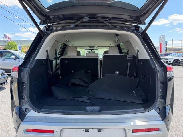 2025 Nissan Pathfinder SL 4WD
