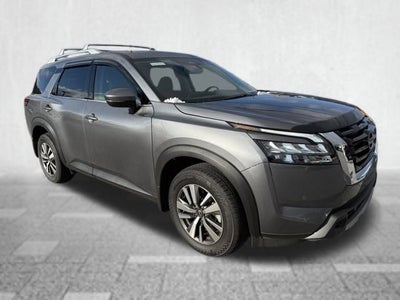 2025 Nissan Pathfinder SL 4WD