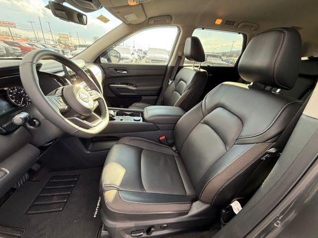 2025 Nissan Pathfinder SL 4WD