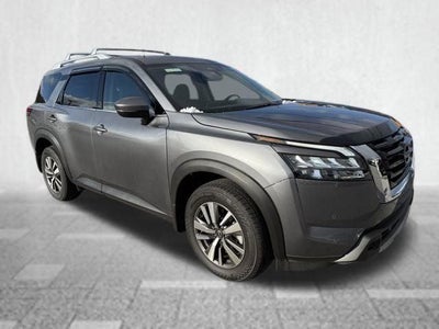 2025 Nissan Pathfinder SL 4WD
