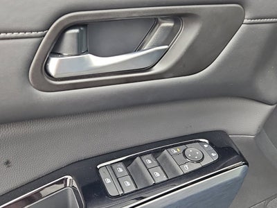 2025 Nissan Pathfinder SL 4WD