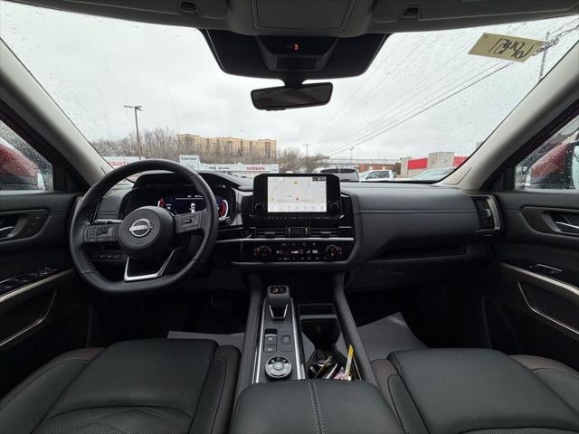 2025 Nissan Pathfinder Platinum 4WD