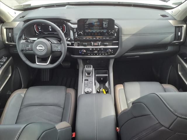 2024 Nissan Pathfinder Platinum 4WD