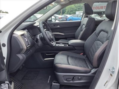 2024 Nissan Pathfinder Platinum 4WD