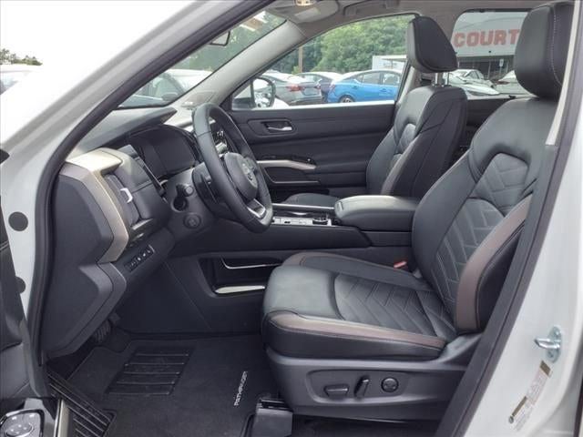 2024 Nissan Pathfinder Platinum 4WD