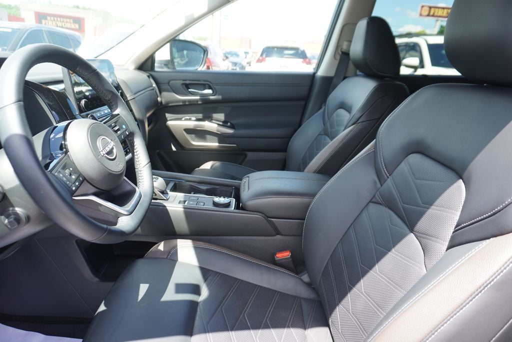 2024 Nissan Pathfinder Platinum 4WD