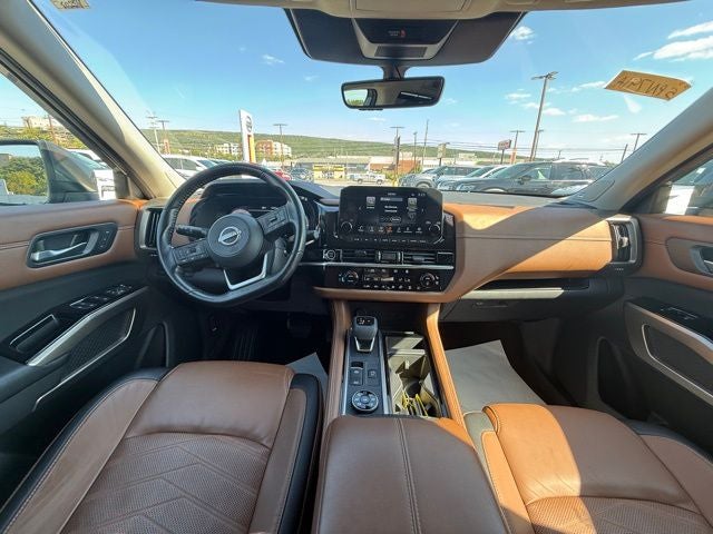 2023 Nissan Pathfinder Platinum 4WD
