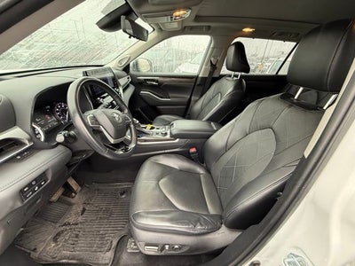 2022 Toyota Highlander Platinum
