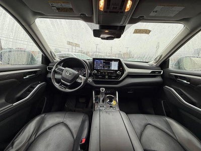 2022 Toyota Highlander Platinum